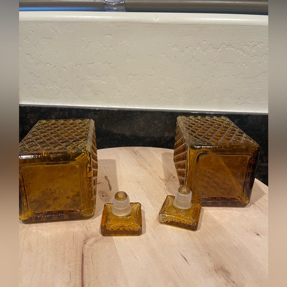 Vintage Mid-Century Liquor Decanter & Shot Glasses - Picture 8 of 9